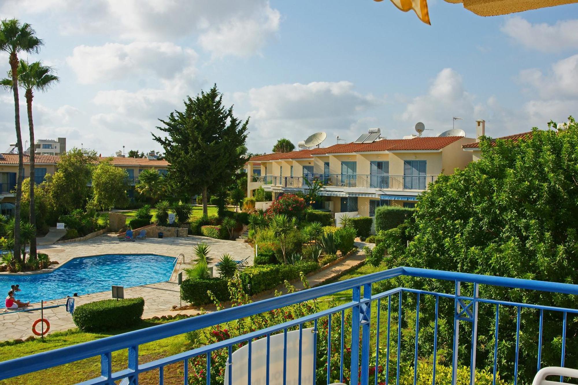 Resitour Paradise Gardens Paphos Bagian luar foto